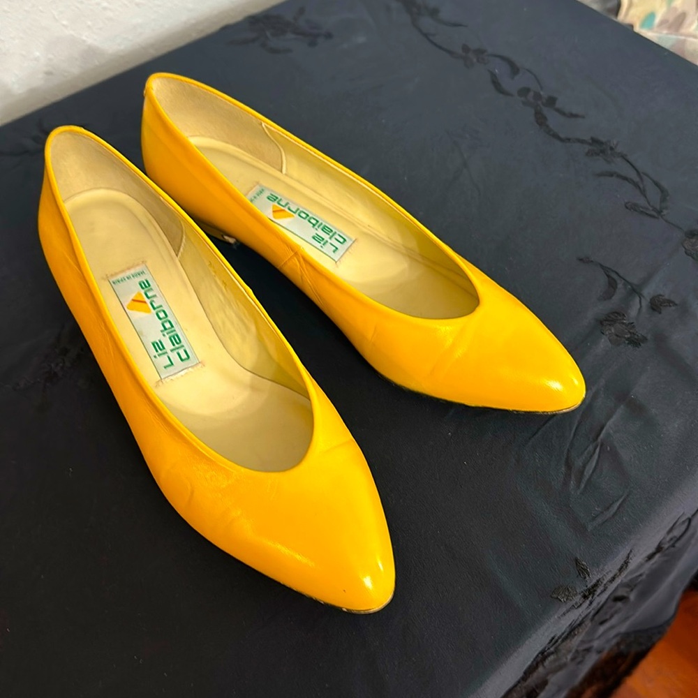 Vintage 80’s Yellow Liz Claiborne pumps